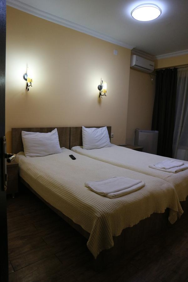 Batusihotel Batoumi Extérieur photo