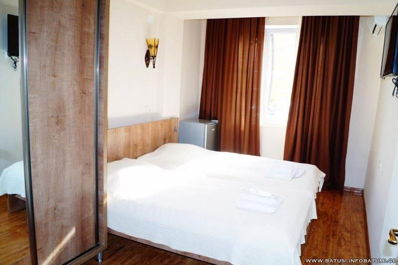 Batusihotel Batoumi Extérieur photo